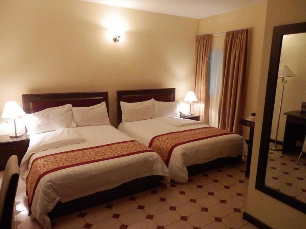 Blue Lodge Hotel Лагос Стая снимка